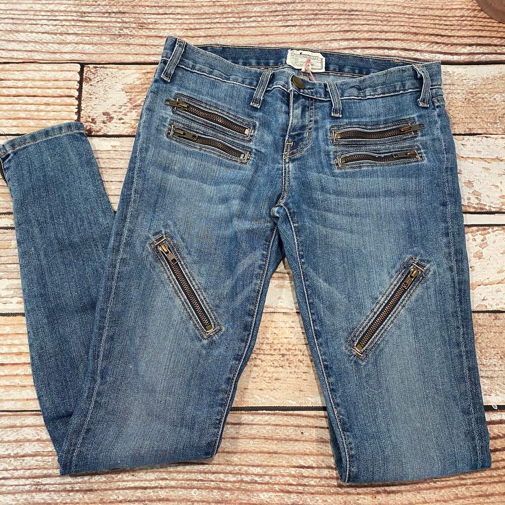 Current/Elliott skinny jeans w/zipper accent